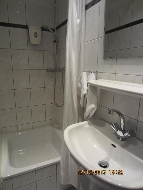 Altstadt Hotel Rheinblick دوسلدورف المظهر الخارجي الصورة
