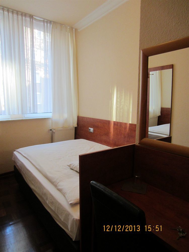 Altstadt Hotel Rheinblick دوسلدورف المظهر الخارجي الصورة