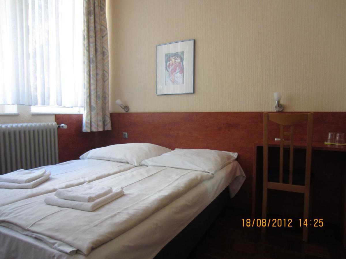 Altstadt Hotel Rheinblick دوسلدورف المظهر الخارجي الصورة